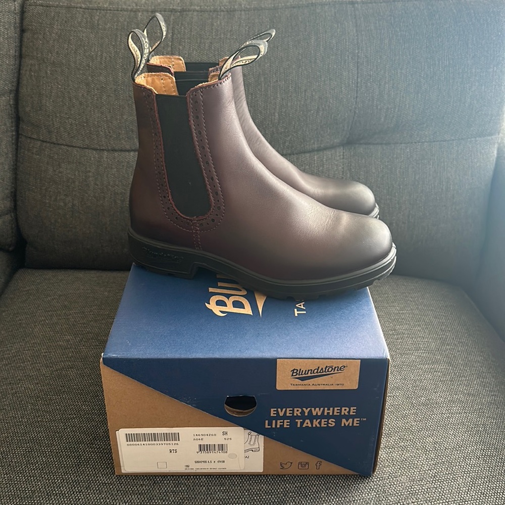 NWT Blundstone Original Series Water Resistant Chelsea - Shiraz Leather - Sz 6.5